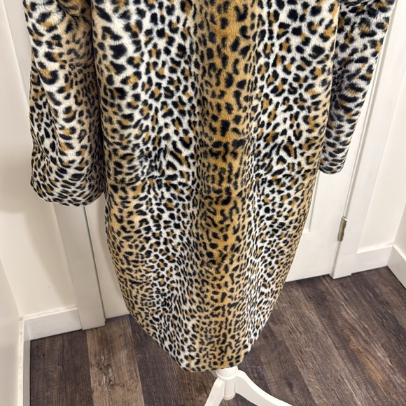 NWT Stoosh By 26 International Faux Fur Leopard Print Coat w/ Pockets Tan Cream - Picture 6 of 15